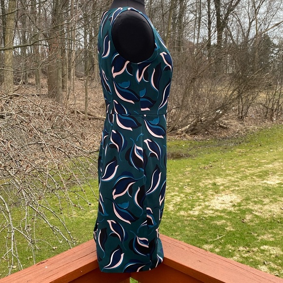 NWOT Beautiful Forest Green Dress,pale pink,blue, black, teal & white patterns. - Picture 6 of 11